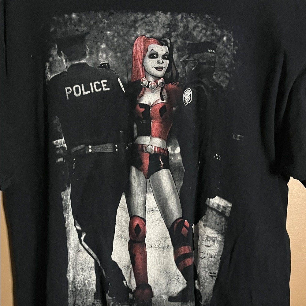 😄Harlequin Batman graphic Tshirt large